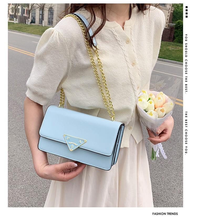 Geantă crossbody pătrată mică cu lanț de culoare uni - Geantă de umăr de mână simplă, versatilă și la modă în stil coreean pentru femei