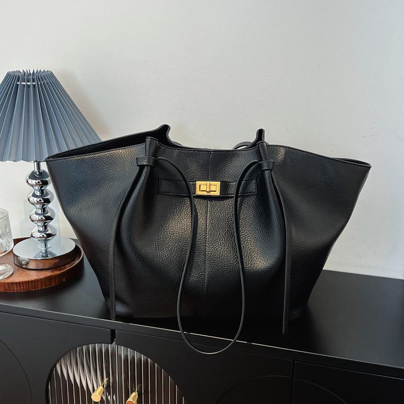 Cross Retro High-End Women's Versatile Tote, European-American Fashion, Large Capacity Shoulder Bag