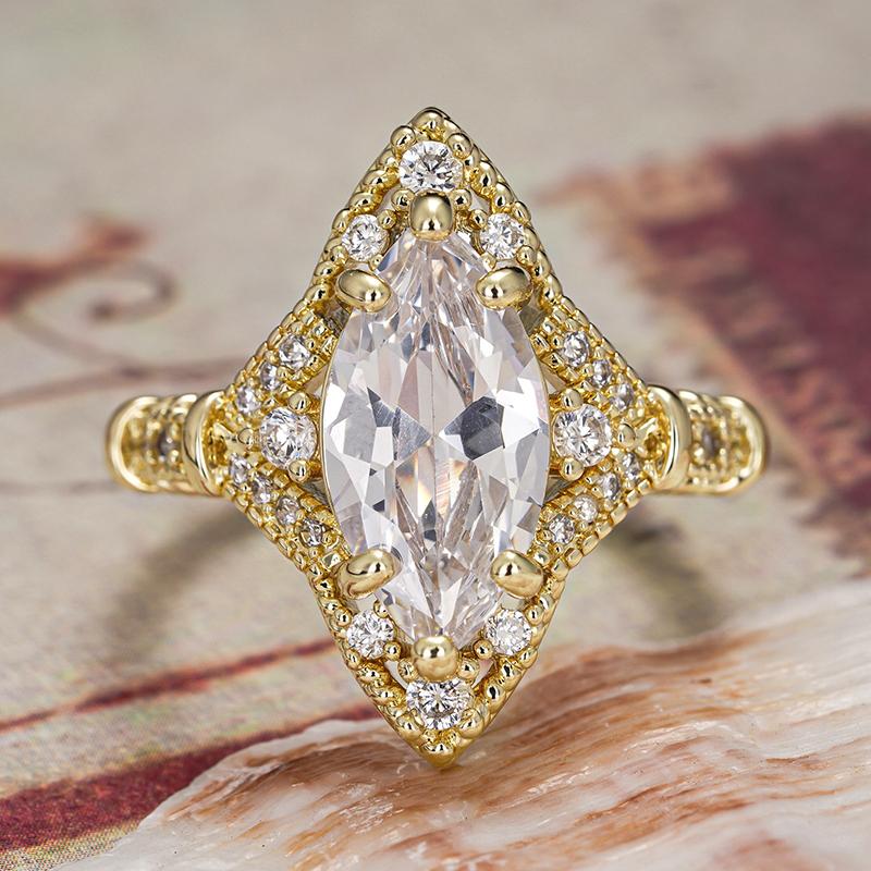 Huitan Graceful Chic Rings for Engagement Charming Trendy Bright Marquise CZ Party Jewelry for Women Exquisite Noble Accessories