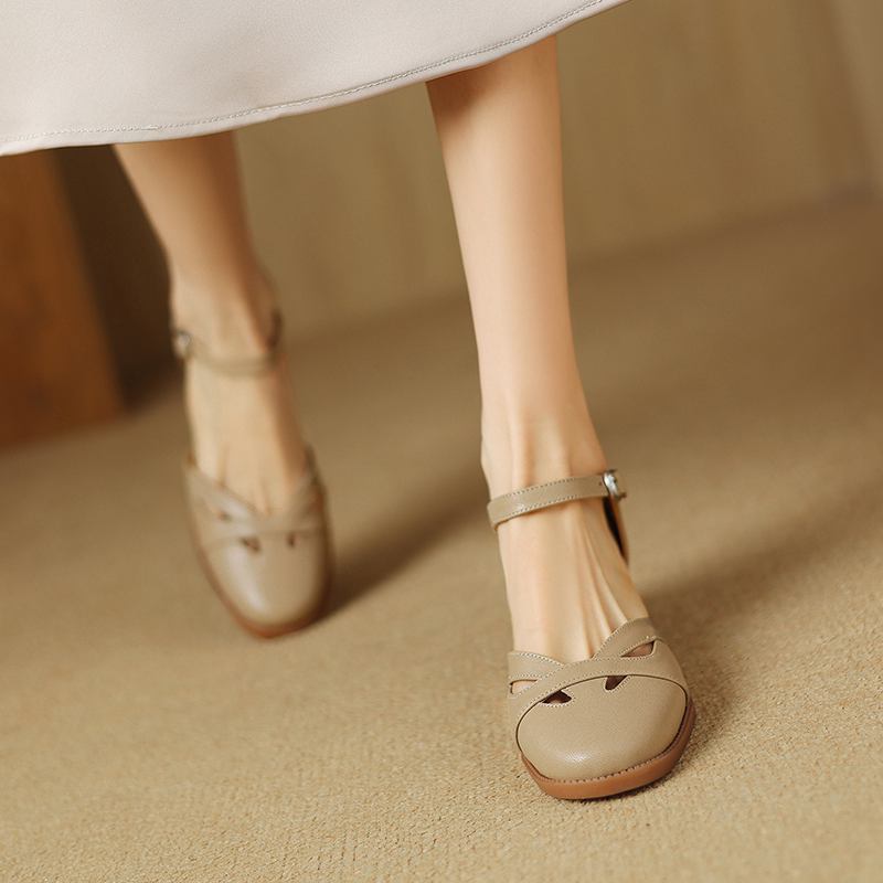 Krazing Pot Sheepskin Buckle Straps Round Toe Med Heels Elegant Autumn Hollow Decoration Summer Beauty Women Pumps