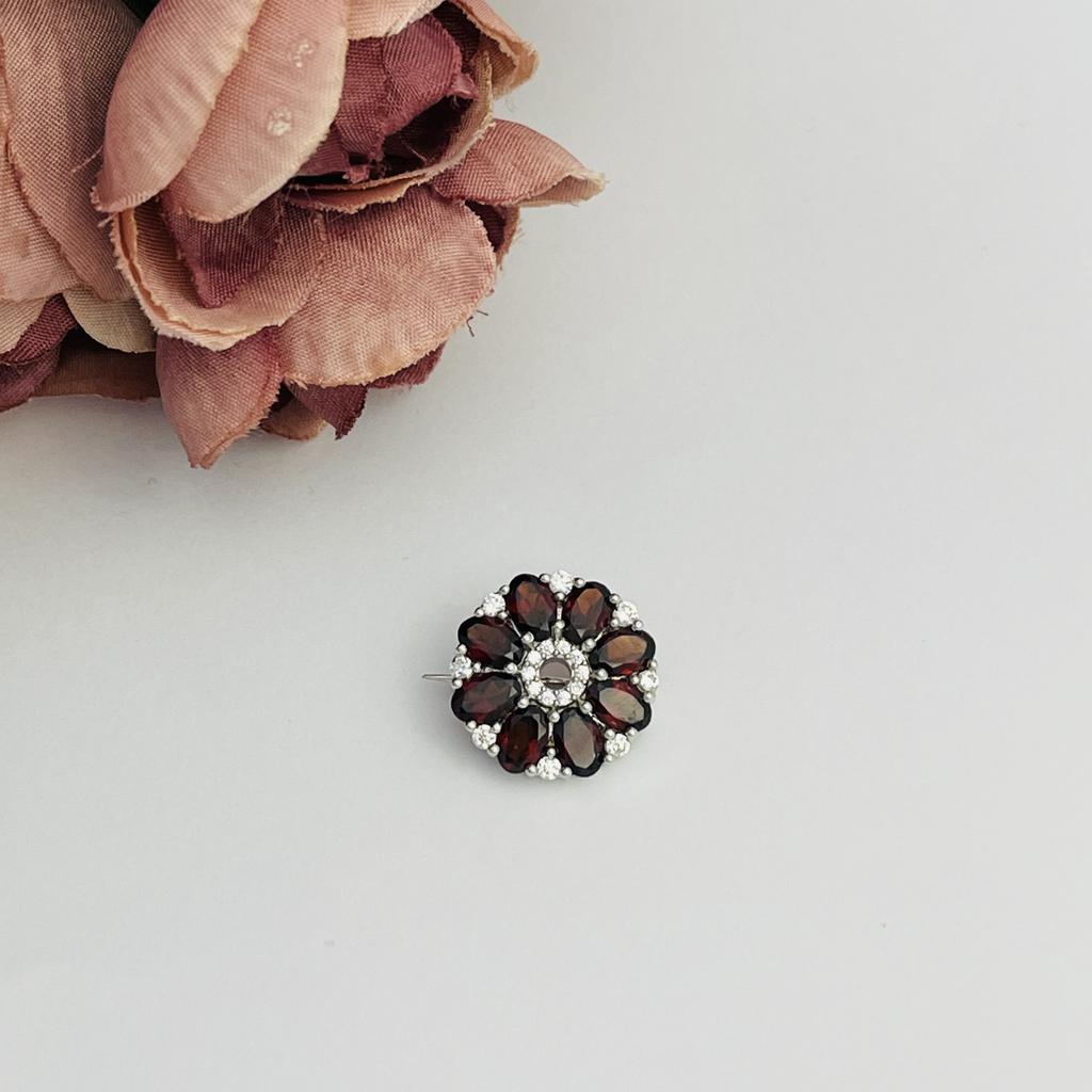 Silver Brooch with Natural Garnet 5.366ct (2112266)