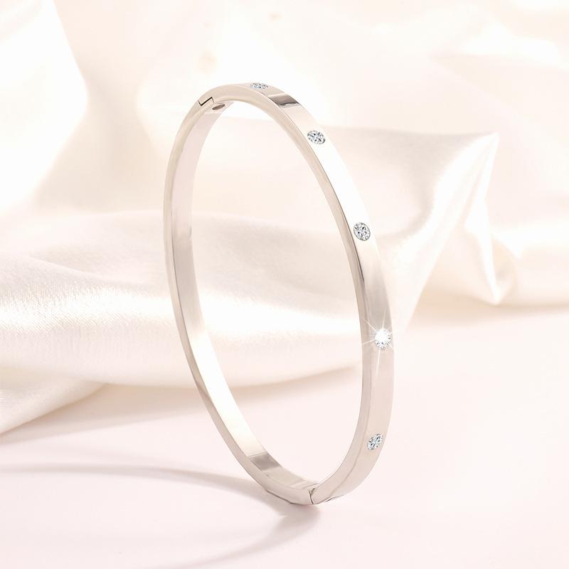 Titanium steel bracelet gold high version temperament zircon bracelet women's light luxury fashion elegance does not fade simple bracelet
