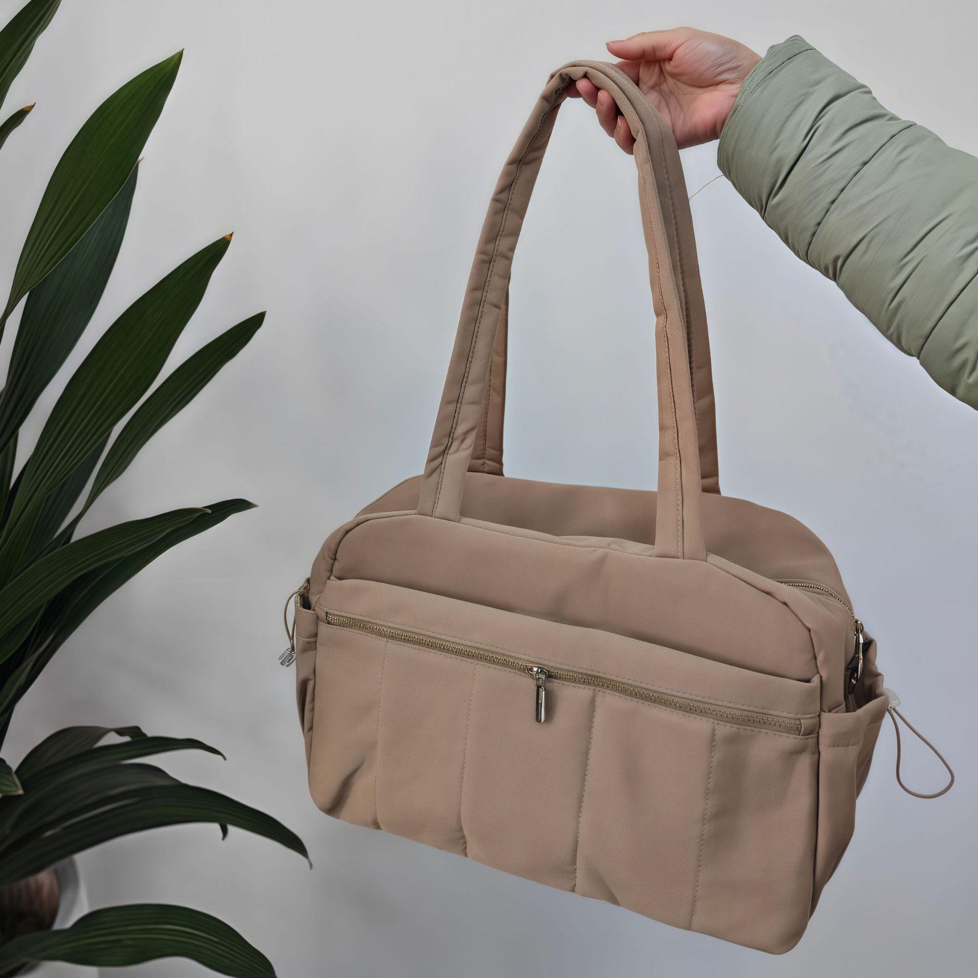 

Женская водонепроницаемая дорожная сумка большой вместимости с сухим/мокрым отделением - для путешествий, ношения через плечо и хранения как ручная кладь коричневый