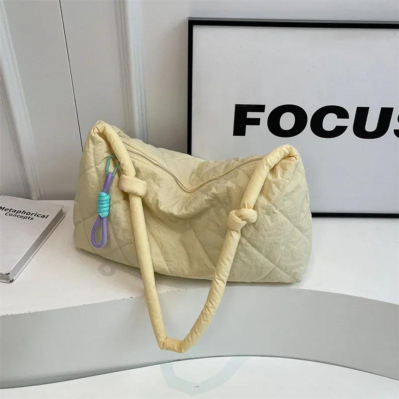 

Маленькая нишевая сумка подмышкой для женщин с ромбовидной сеткой сумка-облако большой емкости на одно плечо, новая