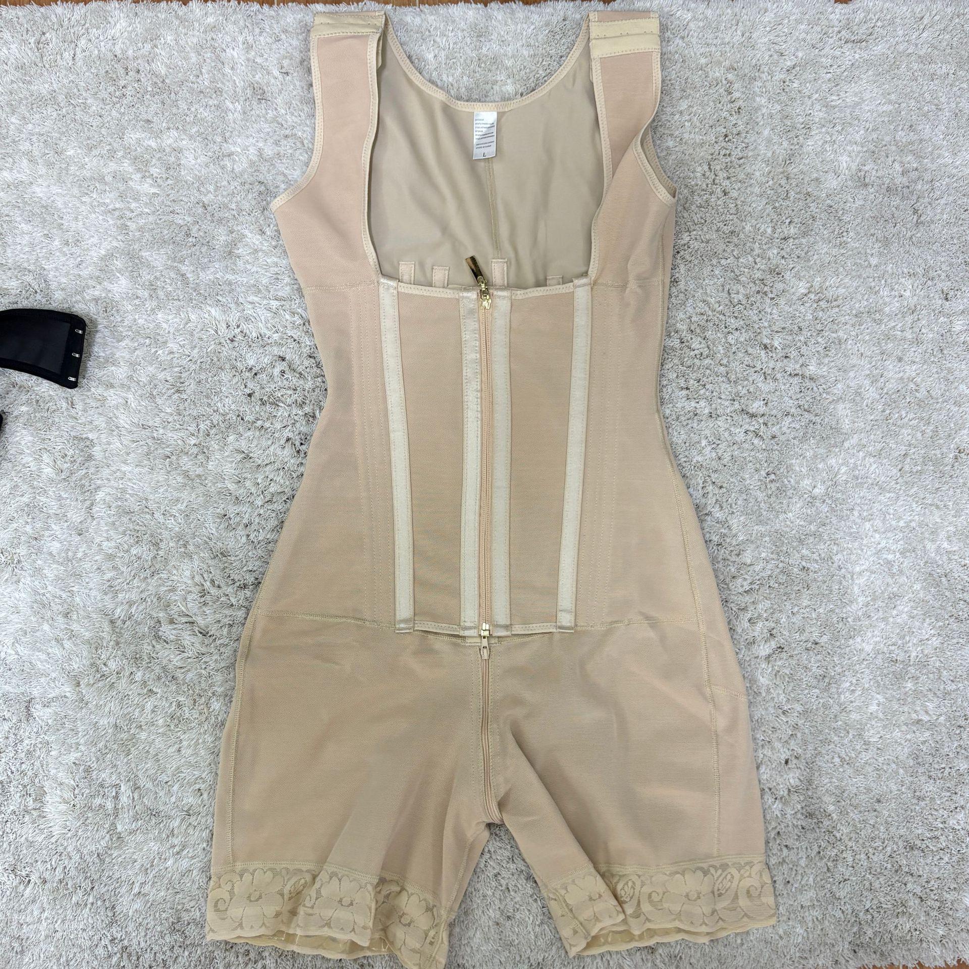 

Улучшенный сетчатый формирователь тела: 13 стальных косточек, ткань с давлением, толщина 260 г, цельный боди M