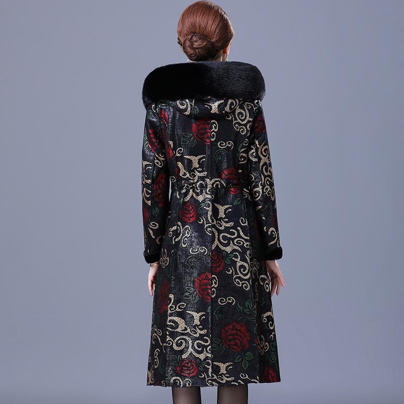 Winter Women's Middle-aged and Elderly Deerskin Fleece Fur One-piece Coat Coat Big Fur Collar Mother Wear Double-sided Cotton Clothes