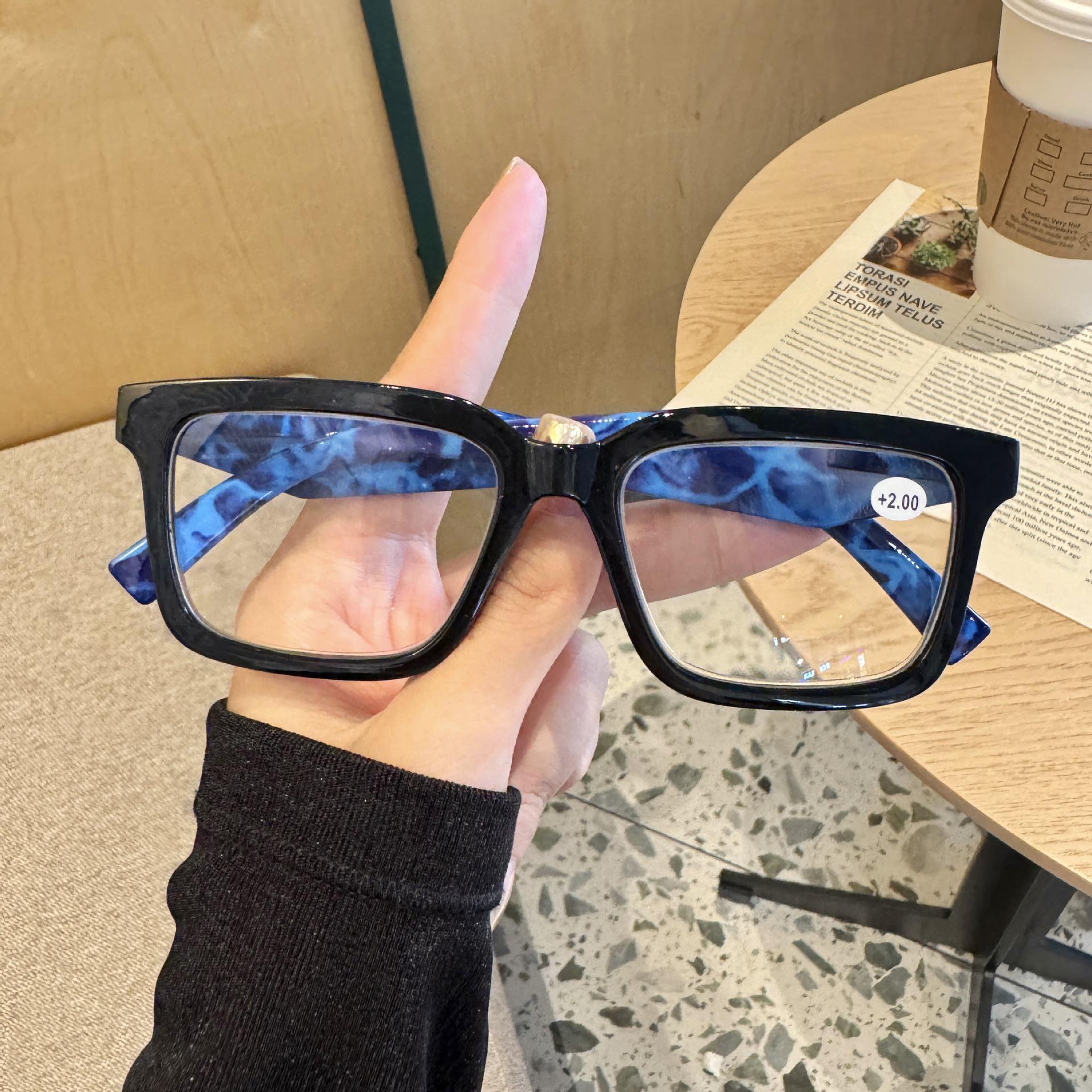 

Трендові унісекс окуляри для читання: Квадратна оправа з квітковим візерунком, що охоплює, з високоякісними пружинними дужками, велика оправа +2.50