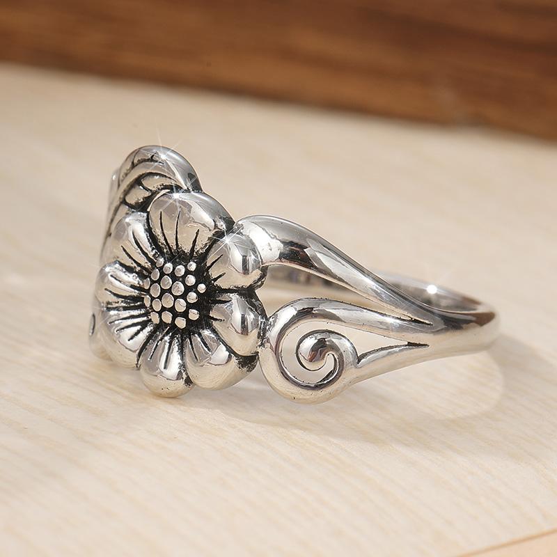Vintage CopperColor Hand Carving Flower Women's Ring Geometry Daily Wear Party Jewelry