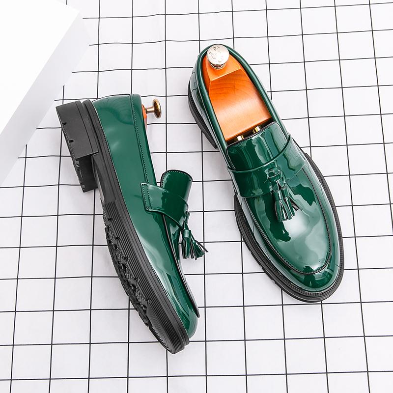 Fashion Autumn Winter New Green Patent Leather Glossy Finish Tassel Leather Casual Slip on Non-slip Men's Fashionable Men's Loafer Shoes