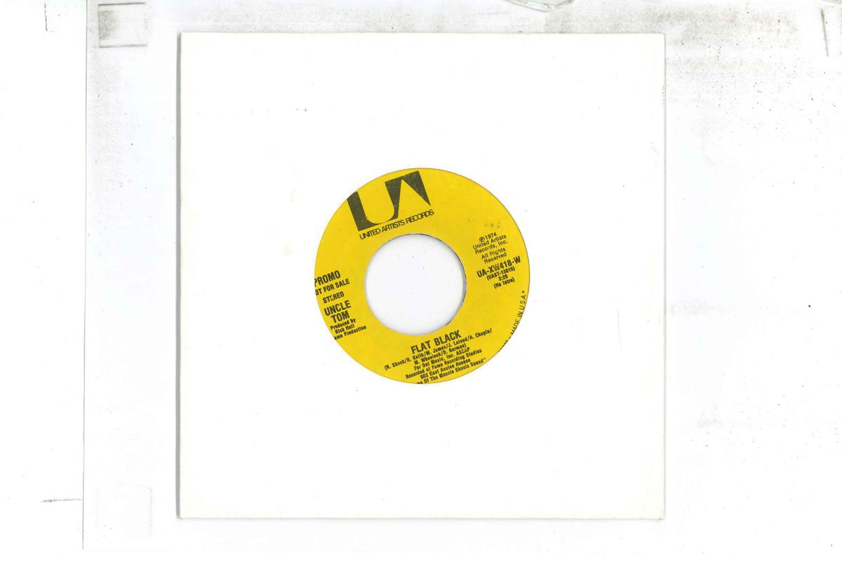 

7inch Record UNCLE TOM Flat Black UAXW418W UNITED ARTISTS 1974 US SoulFunk Used