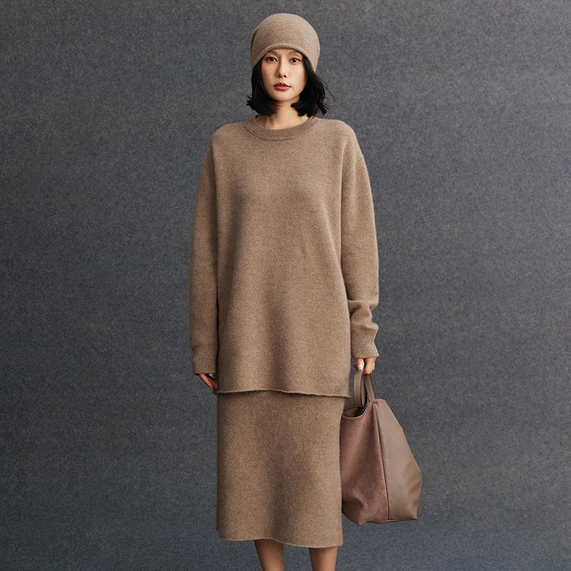 2025 Autumn/Winter Women's Cashmere Round Neck Loose Top and Skirt Set