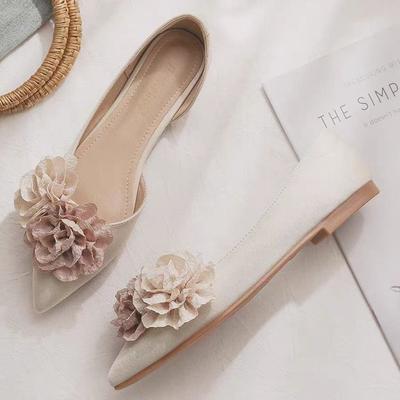 2025 Spring Shallow Mouth Pointed Head Flat Bottom Side Empty Evening Breeze Gentle Shoes Temperament Cheongsam Shoes French Comfortable Single Sho
