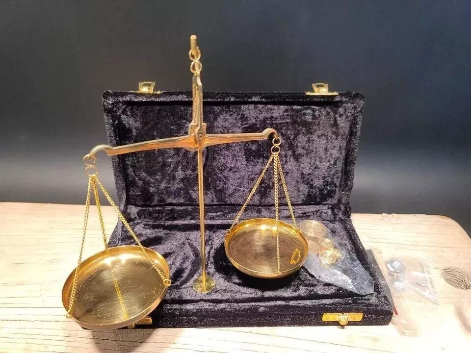 Antique Vintage Style Brass Balance ScalesVelvet Box & Complete Set