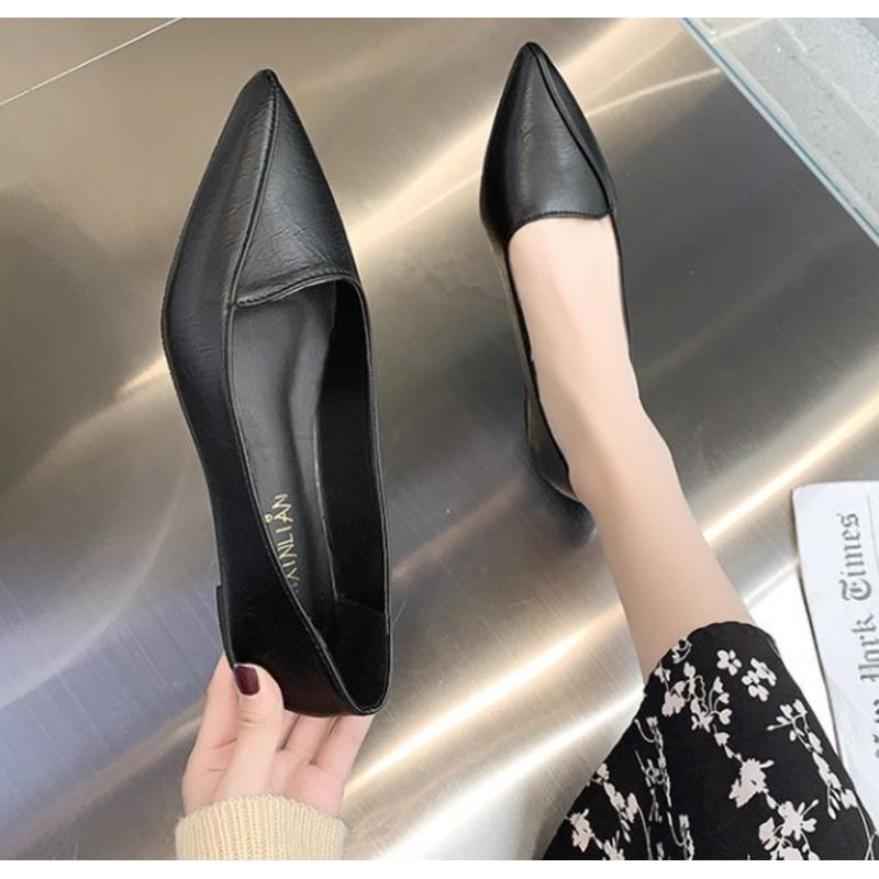 Internet celebrity single shoes women's 2025 spring and summer new pointed flat comfortable Doudou shoes Internet celebrity soft sole versatile wome