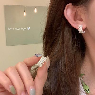 Crown Pearl Lace Ear Buckle Light Luxury High-end Temperament Earrings Niche Versatile Temperament Fashion Earrings Women