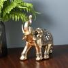 Statua Elefante Dorato in Resina Attrazione Ricchezza, Scultura Elefante Elegante Ornamento, Statua Portafortuna Artigianato Decorazione Casa Regalo Matrimonio