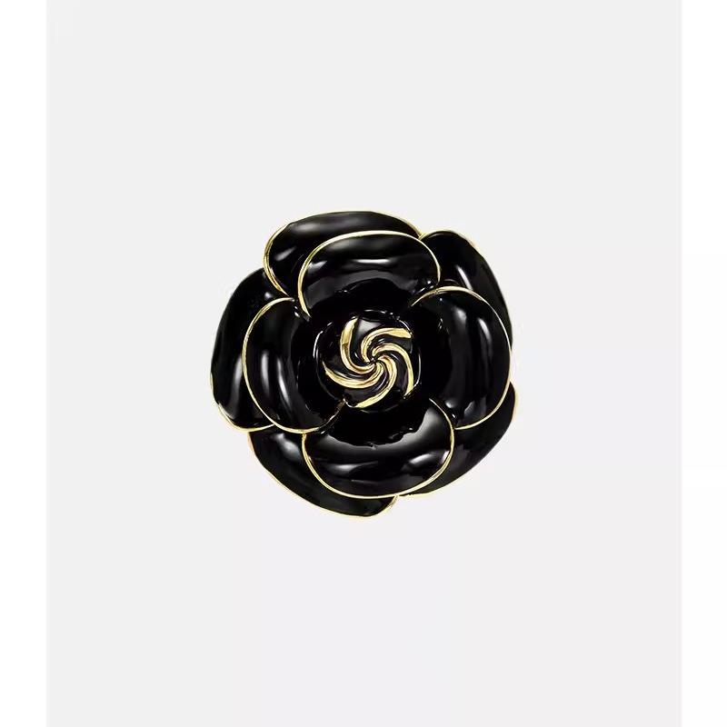 Xiaoxiangfeng Camellia Brooch, A High-end Feminine Charm, Retro and Versatile Brooch, Elegant and Grand Coat Pin