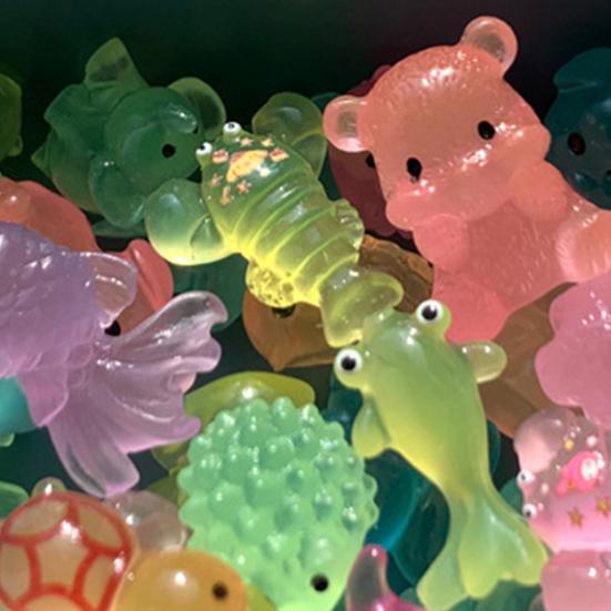 50 Stück im Dunkeln leuchtende Tier-Überraschungstüten Mini-Harzfiguren Schildkröte Hase Ente Leuchtende Mikrolandschaft