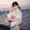 Dámské japonské kimono a yukata šaty pro formální fotografování