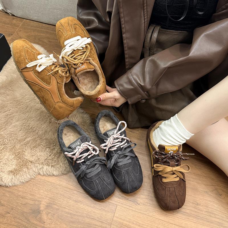 2025 Autumn and Winter New Velvet Inner Height Increase Retro Brown Soft Sole German Training Shoes Versatile Casual Korean Version Forrest Gump 