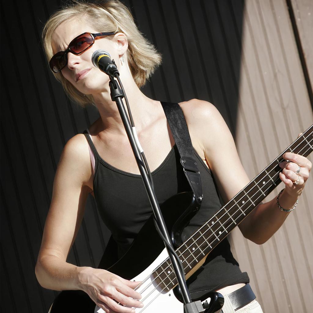 LEKATO Guitar Strap (Anaglyph Embossed Floral Pattern)