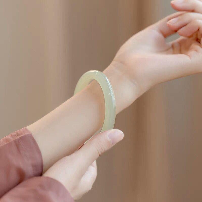 Afghan Jade Women's Retro Clear Round Bangle Bracelet