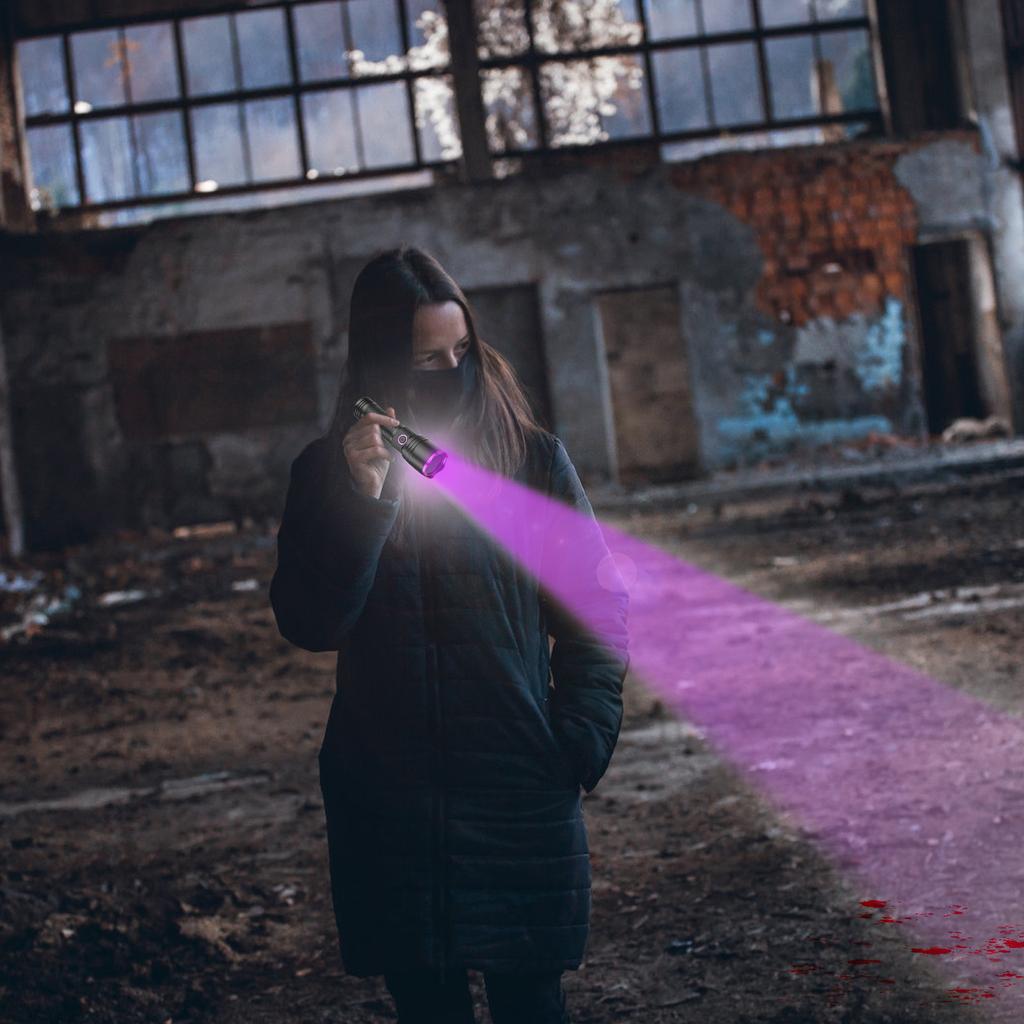 Rechargeable Blood Tracking Light For Night Hunting 2000 Lumens Blood Tracking Flashlight Gifts