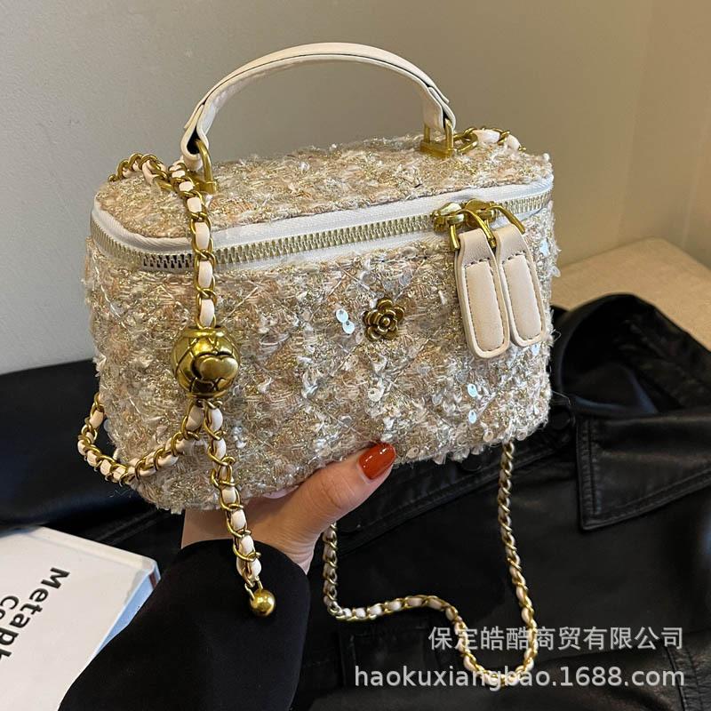 Woolen bag women's autumn and winter 2025 new fashion shoulder messenger bag niche design high-end portable box bag