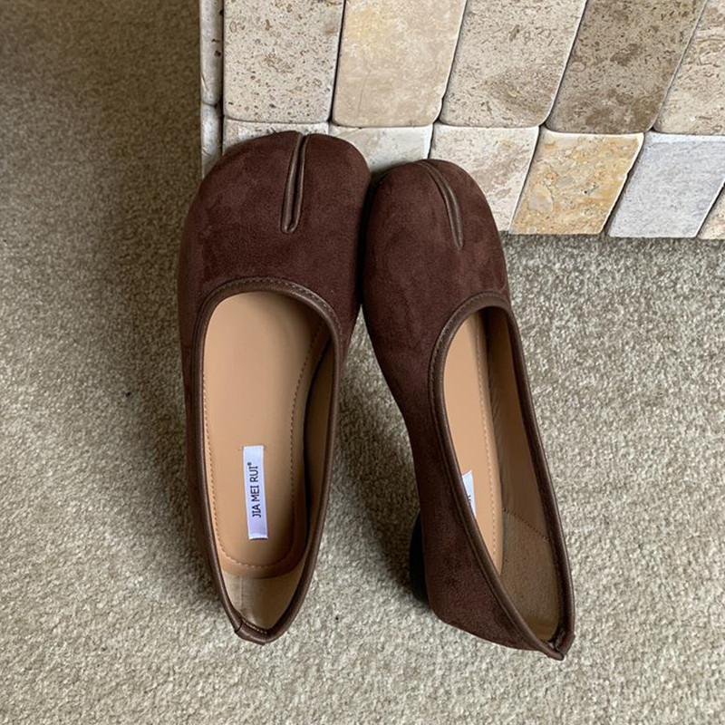 Fashion IPPEUM Velvet Tabi Shoes Women Mary Janes 2025 New Leopard Burgundy Ballet Flats 2