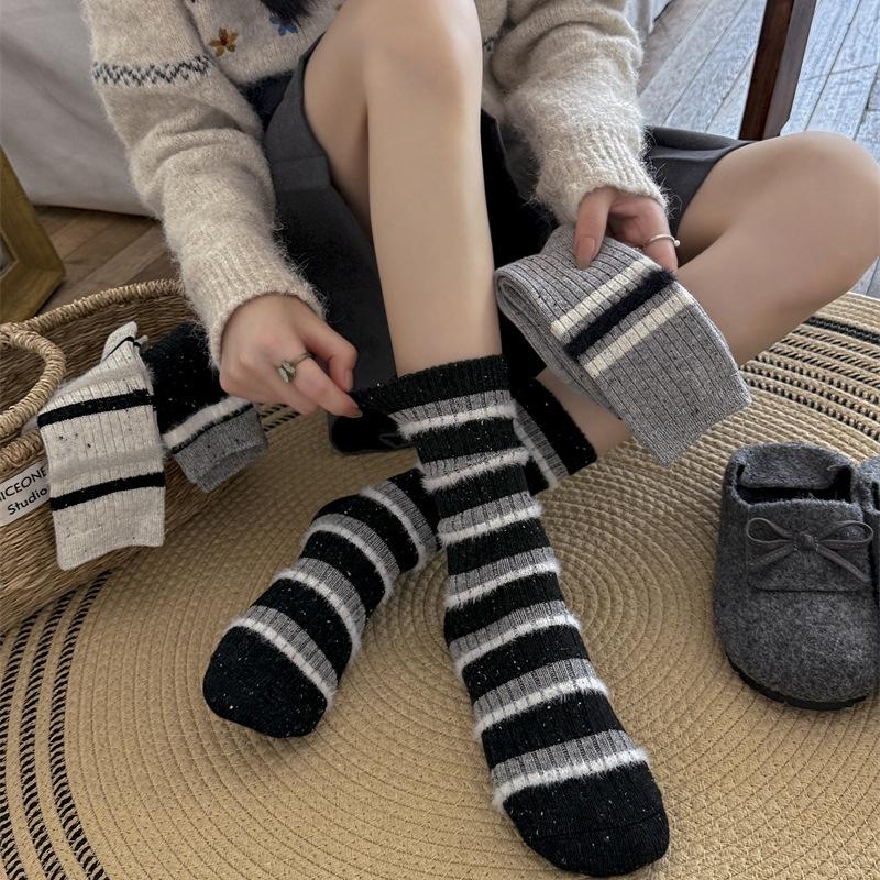 Women's Autumn and Winter Warm Thickened Striped Thick Line Boneless Wool Medium Tube Pile Socks