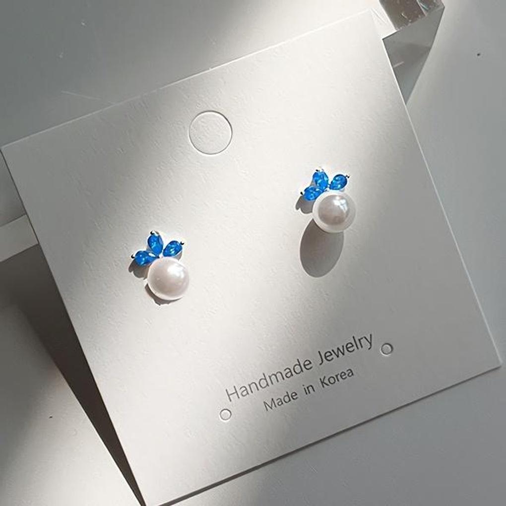 Women's Daily Accessory Pearl Earrings Pearl Universe