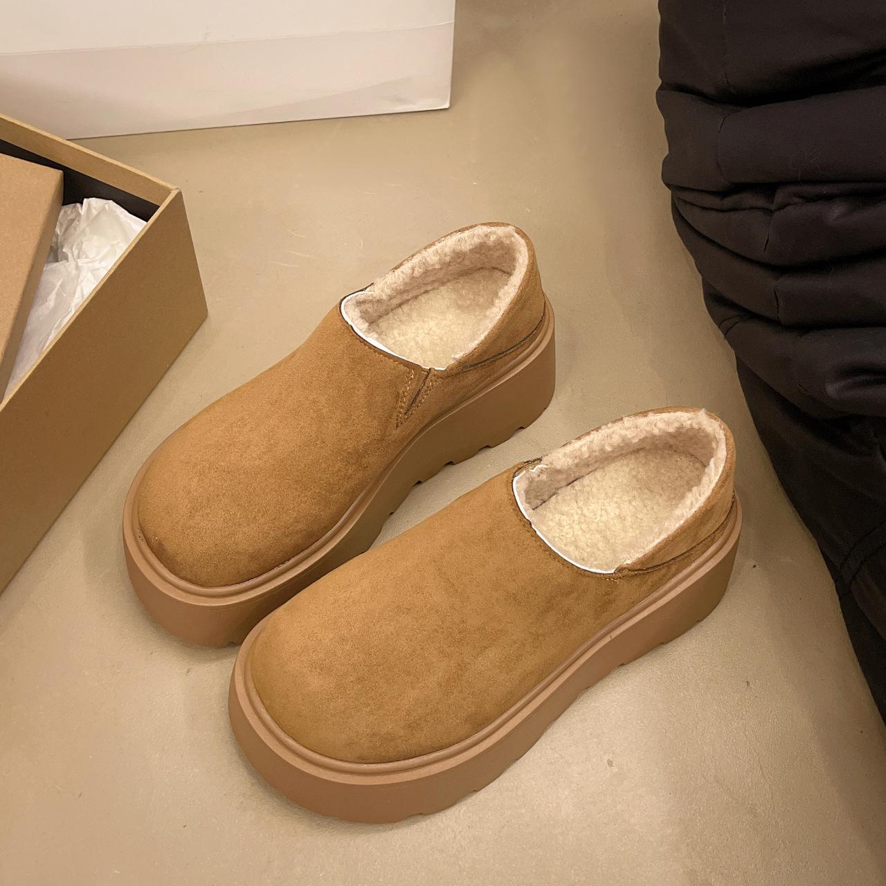 

Маленький мужчина в хлопковых ботинках на толстой подошве, женские, новинка 2024 года, ретро-мода, темперамент, удобные повседневные ботинки, нишевый дизайн, модные ботинки 40