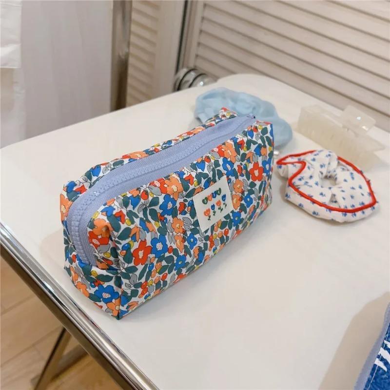 1pcs Fashion Blue Fresh Flower Makeup Bag Makeup Brush Organizer Cosmetic Storage Bag Student Large Capacity Pen Bag Pencil Pouch