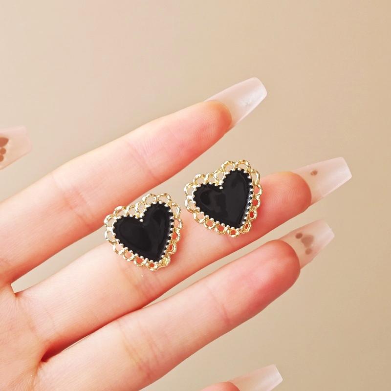 Geometry Black Heart Stud Earring for Women French Elegant Sweet Ear Wedding Party Jewelry Accessory