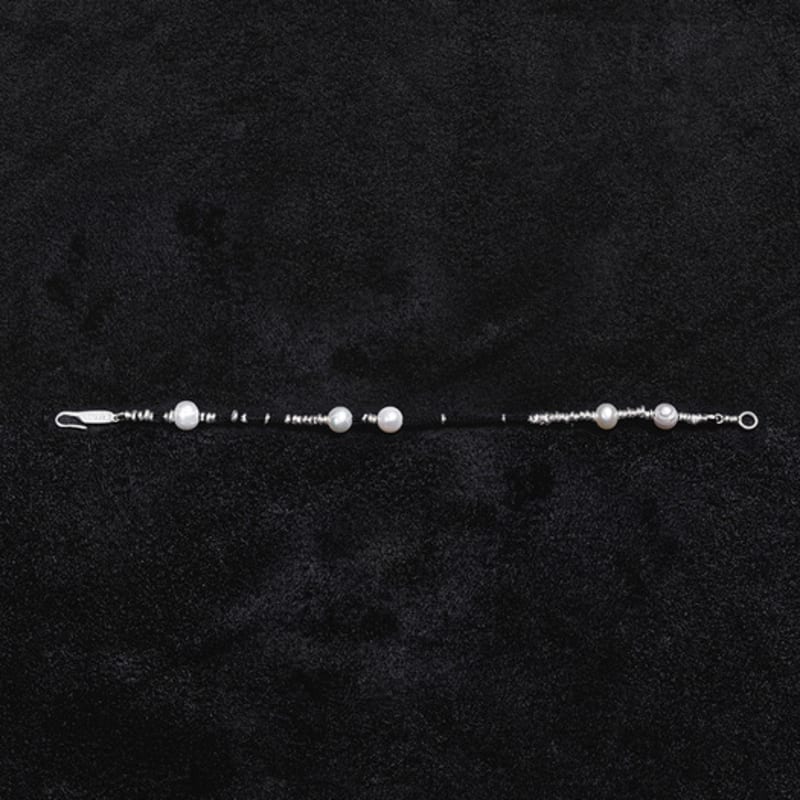 Lowool Schwarzes Faden-Silberperlen-Armband