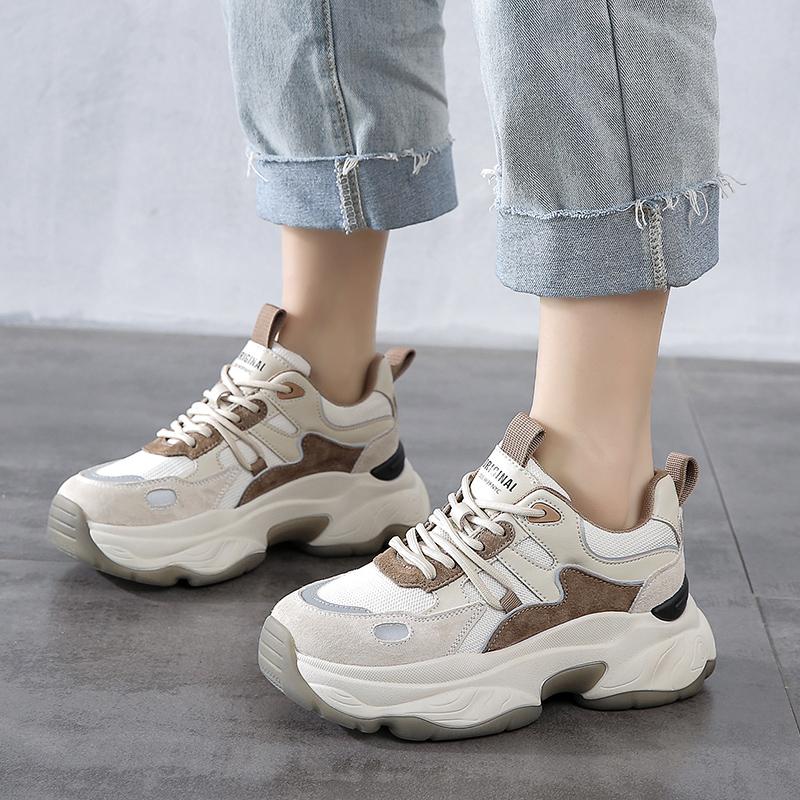 Fashion 2025 Women's Fashion Sports Casual Shoes Breathable Four Seasons Soft Soled Comfortable Outdoor Running Shoes Lace Up Sneakers