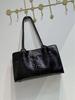 Crocodile Pattern Leather Tote: 2025 Large Capacity Handbag, Single Shoulder or Underarm Bag for Women.