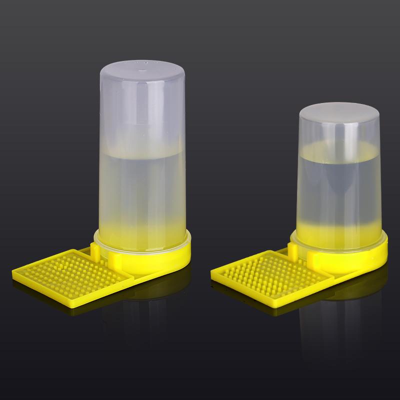Bee Drinking Water Dispenser Feeder Beekeeping Honey Bee Feeders Watering Bees Tools Supplies Feeding Bee Drinker Tool 1Pcs
