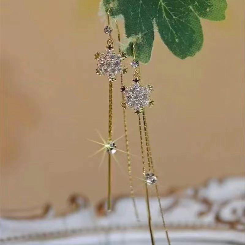 Zirconia Snowflake Tassel Earrings: Elegant High-End Design for Versatile Style