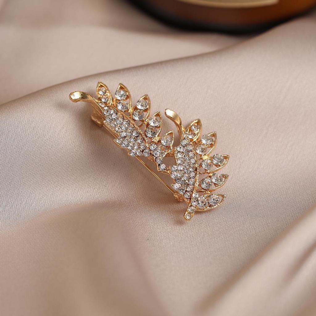 Elegante Schmetterlingsbrosche mit Perle – Damen-Modeschmuck-Anstecknadel von hoher Qualität