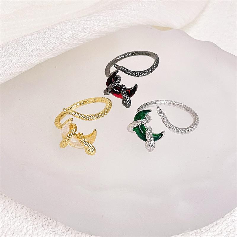 Original Design Niche Personality Snake Open Ring Retro High Sense Moonstone Light Luxury Vintage Accessories