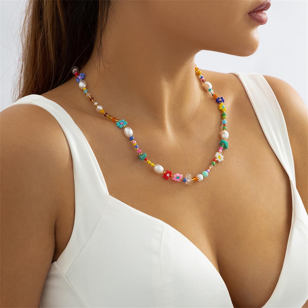 Trendy Bohemian Styles Multicolor Beads Choker Necklace Featuring Imitation Pearls Decoration for Women Wear