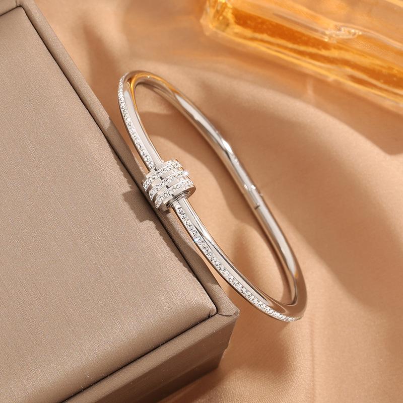 Titanium Steel Bracelet White Fritillary Shell Bracelet Three Diamonds Simple 18 Rose Gold Plated Buckle Does Not Fade