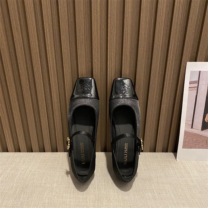 Square head single shoes women's 2025 spring new French Mary Jane women's shoes flat bottom with buckle skirt evening shoes