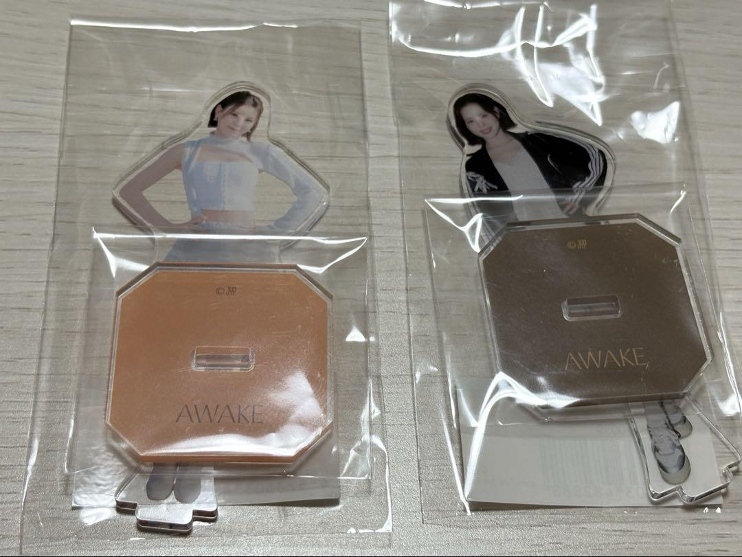 

[USED] NiziU Mako Mako AWAKE A B Acrylic Stand