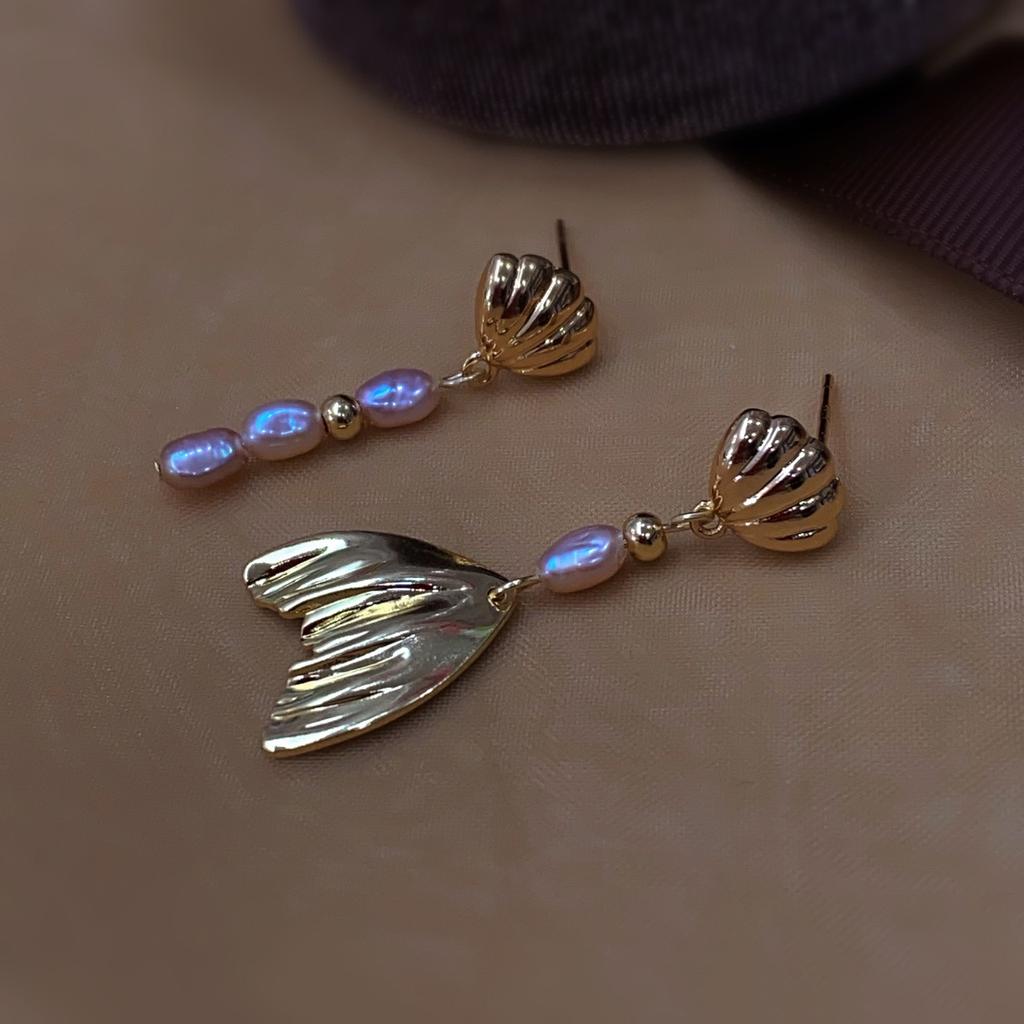 Exaggerated personality metal style fish tail natural pearl earrings light luxury beauty mermaid ji earrings ins tide earrings female Korean