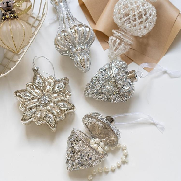 Ornamenti di Natale in Vetro Premium con Forme Creative a Goccia e Scoiattoli e Dettagli Dinamici di Glitter
