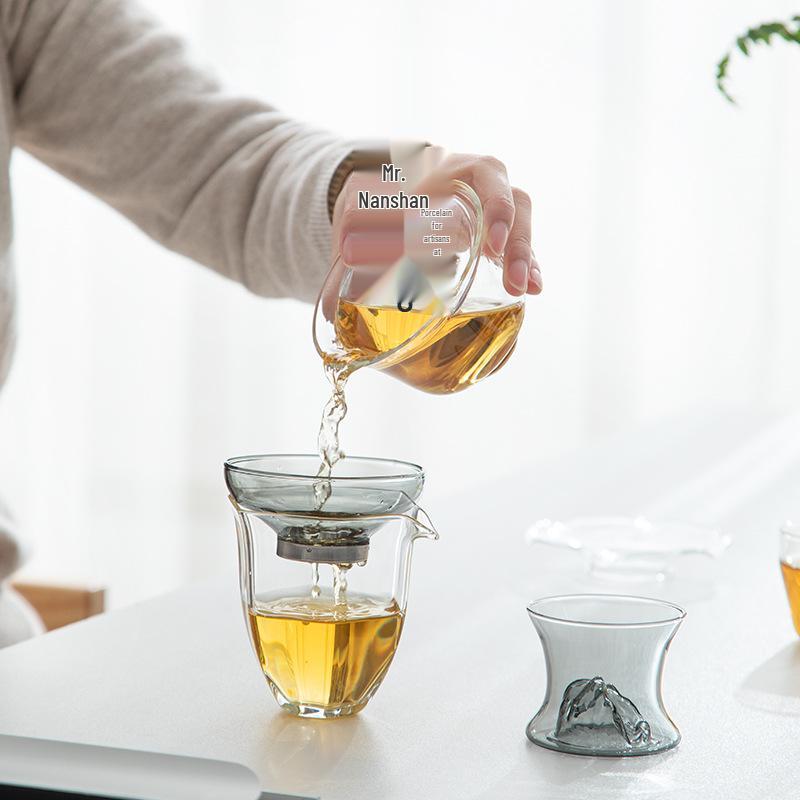 Nanshan Mr. Lingbi Glass Tea Filter Set: Creative Glass Strainer for Kung Fu Tea Ceremony.