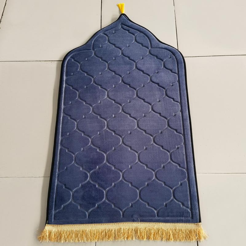 Soft Worship Kneel Travel Prayer Rug Non-slip Prayer Mat Flannel Carpet for Muslim Ramadan Embossing Floor Carpets Portable