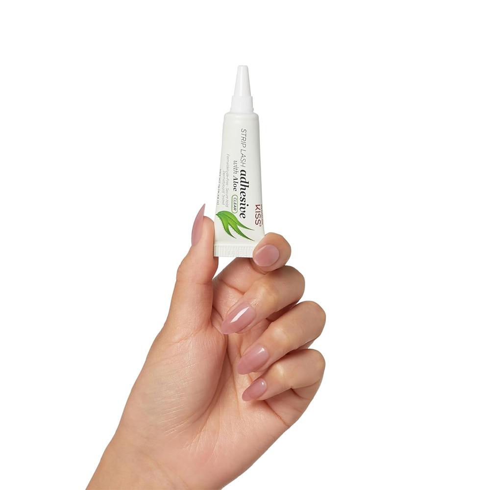 Bezbarwny klej do sztucznych rzęs z aloesem Strip Lash Adhesive KISS 7 g